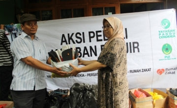 Baksos Banjir Jakarta 2013 Yayasan Pandu Cendekia Kab Belitung